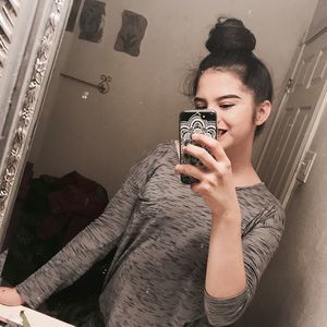 Meet your Posher, Isabel